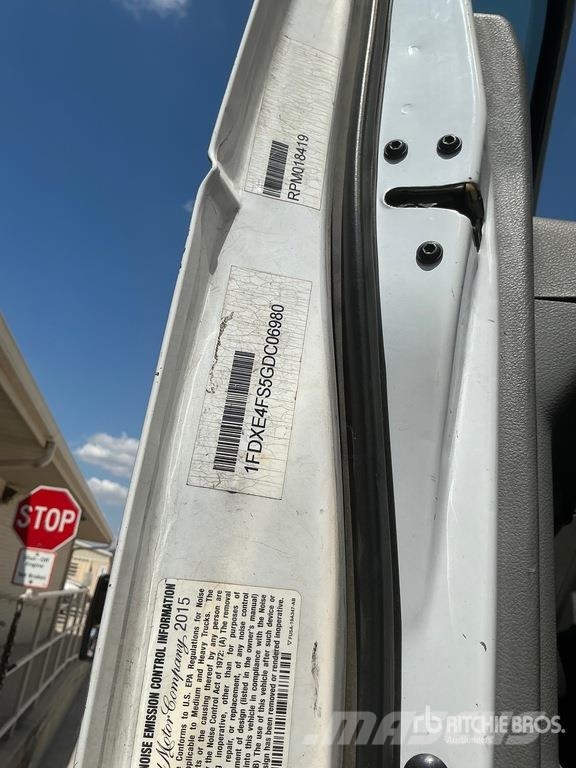 Ford E450 4x2 Van Truck (Inoperable) Van Body Trucks