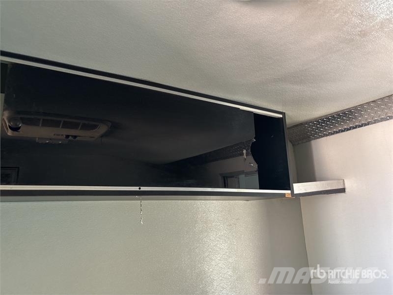 Ford E450 4x2 Van Truck (Inoperable) Box body trucks