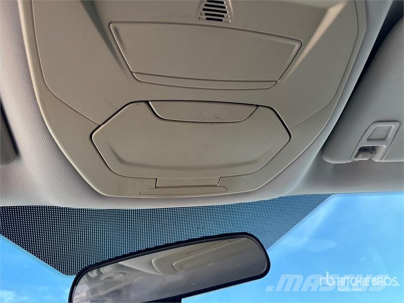 Ford Escape 2WD SUV 汽車