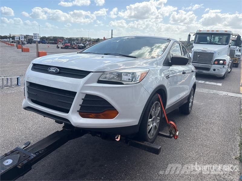 Ford Escape 2WD SUV Automašīnas