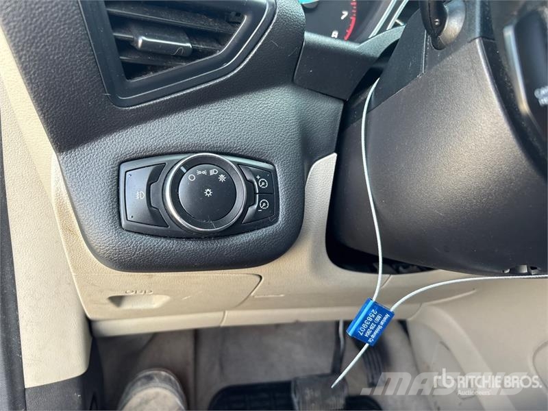 Ford Escape 2WD SUV 汽車