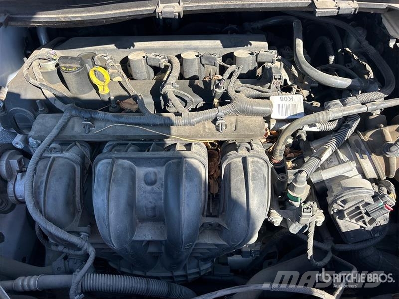Ford Escape 2WD SUV Avtomobili