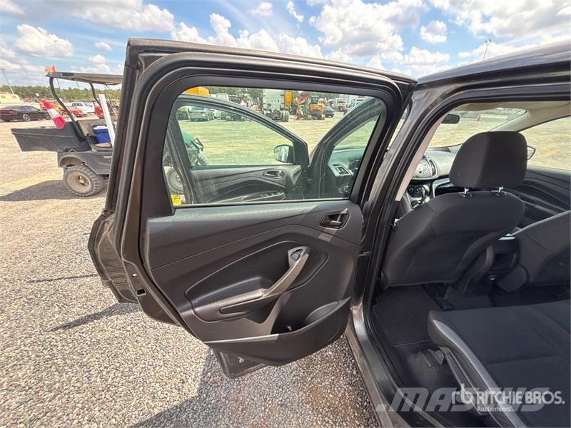 Ford Escape 2WD SUV PKWs