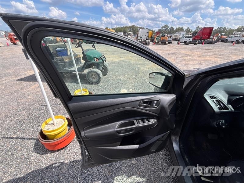 Ford Escape 2WD SUV PKWs