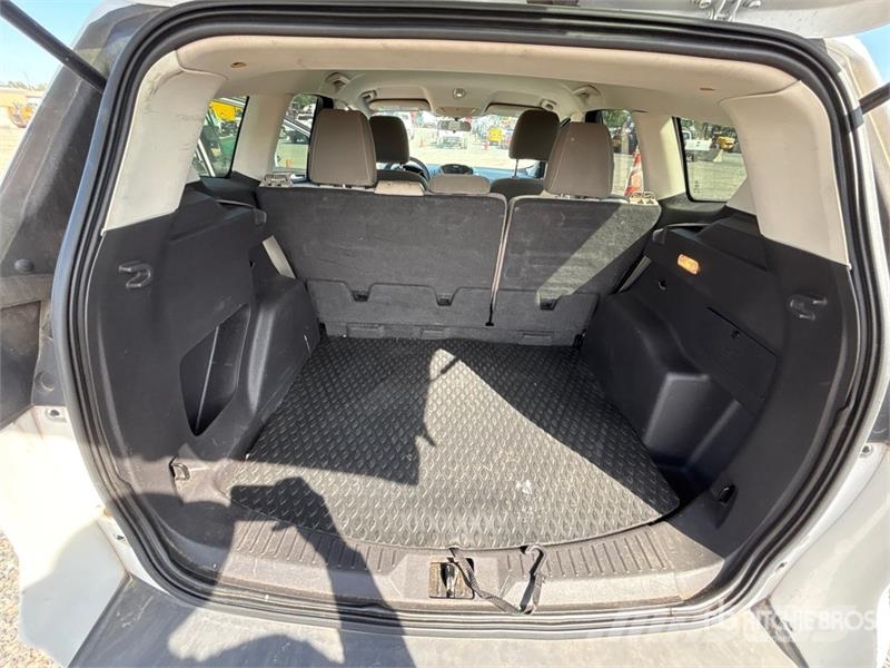 Ford Escape 2WD SUV 汽車