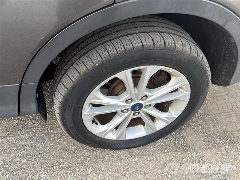 Ford Escape 4WD SUV Cars