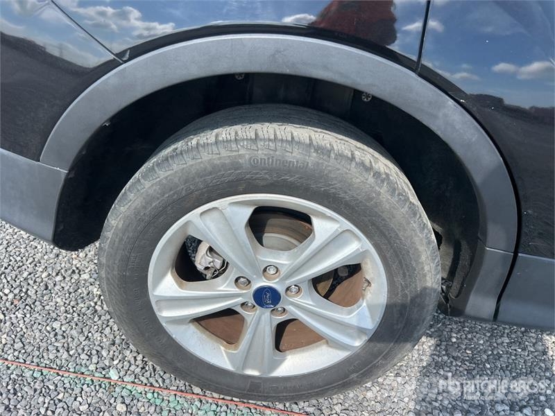 Ford Escape SE 2WD SUV (Inoperable) Cars