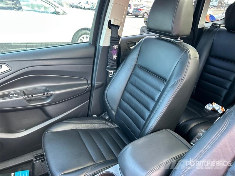 Ford Escape SE 2WD SUV سيارات