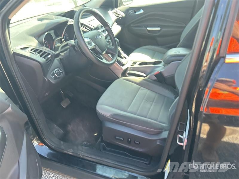 Ford Escape SE 2WD SUV (Inoperable) Cars