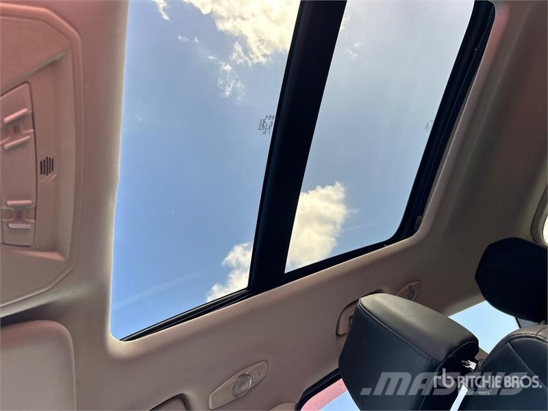 Ford Escape SE 2WD SUV سيارات