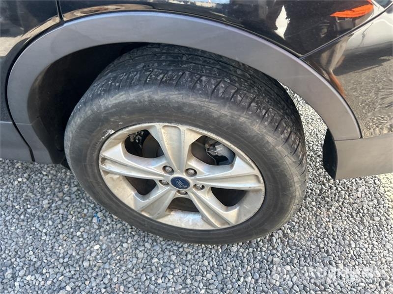 Ford Escape SE 2WD SUV (Inoperable) Cars