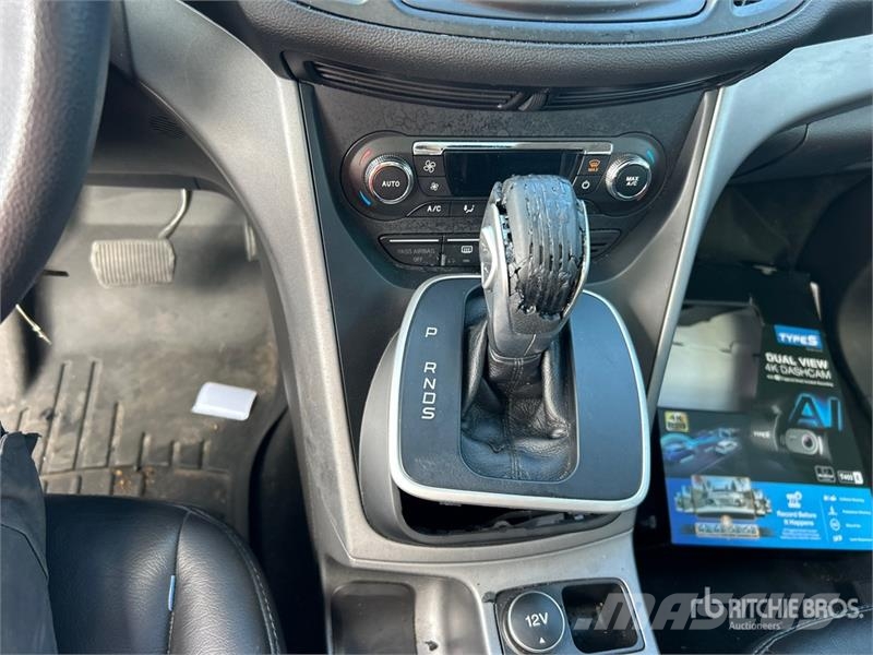 Ford Escape SE 2WD SUV سيارات