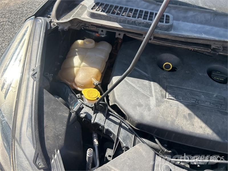 Ford Escape SE 2WD SUV (Inoperable) Cars