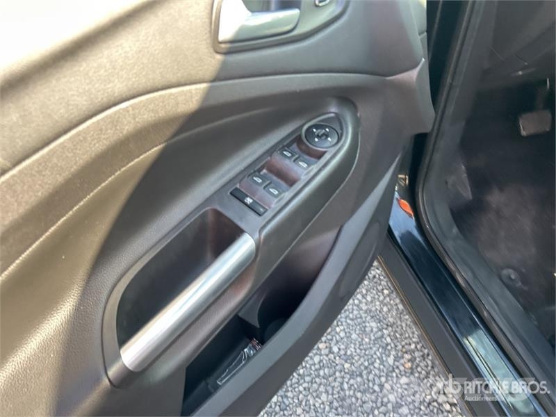 Ford Escape SE 2WD SUV (Inoperable) Cars