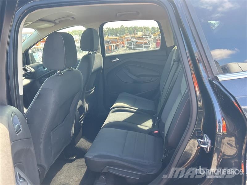 Ford Escape SE 2WD SUV (Inoperable) Cars