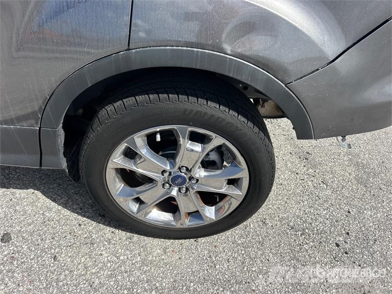 Ford Escape SE 2WD SUV سيارات