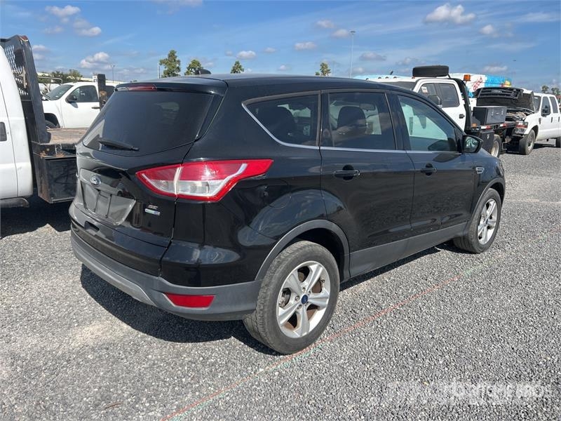 Ford Escape SE 2WD SUV (Inoperable) Cars