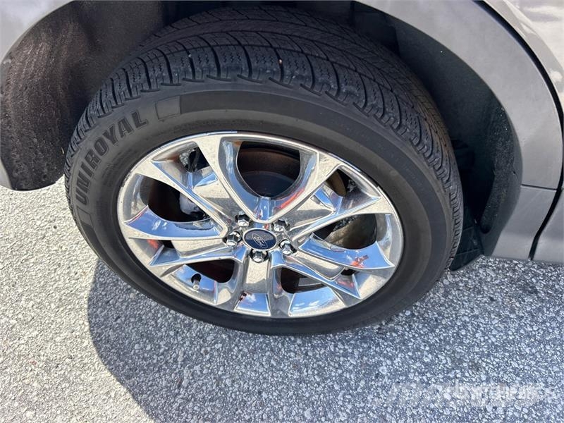 Ford Escape SE 2WD SUV سيارات
