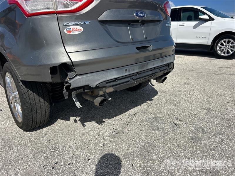Ford Escape SE 2WD SUV سيارات