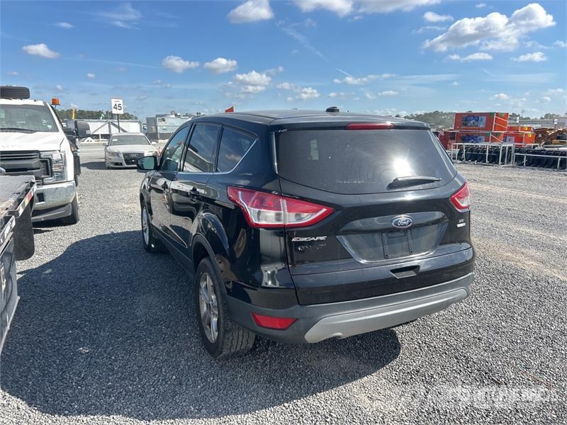 Ford Escape SE 2WD SUV (Inoperable) Cars