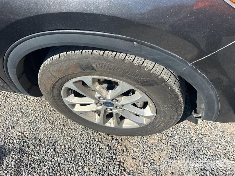 Ford Escape SE AWD SUV Automašīnas