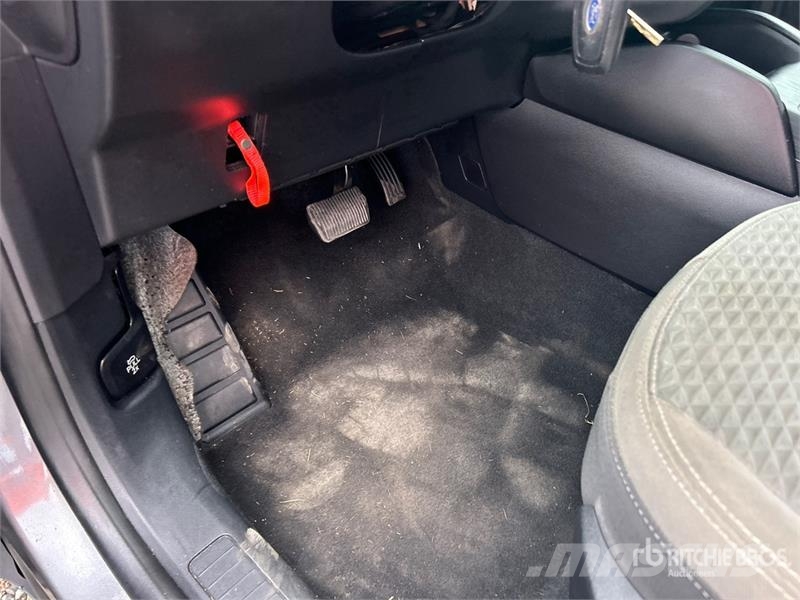 Ford Escape SE AWD SUV Automašīnas