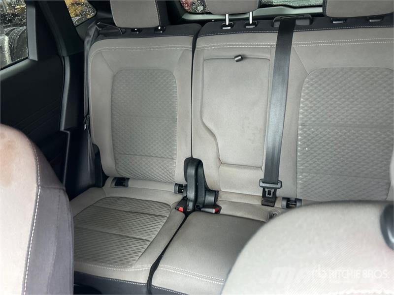 Ford Escape SE AWD SUV Automašīnas