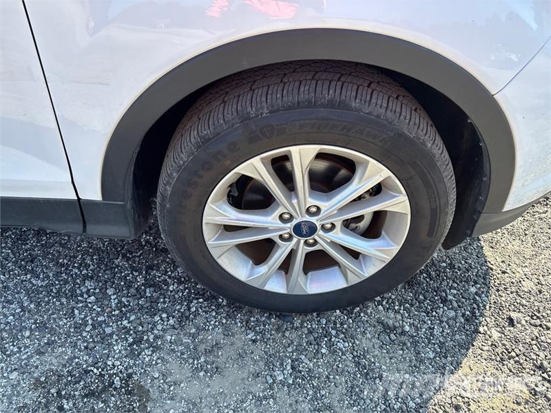 Ford Escape SE EcoBoost 2WD SUV Otomobiller