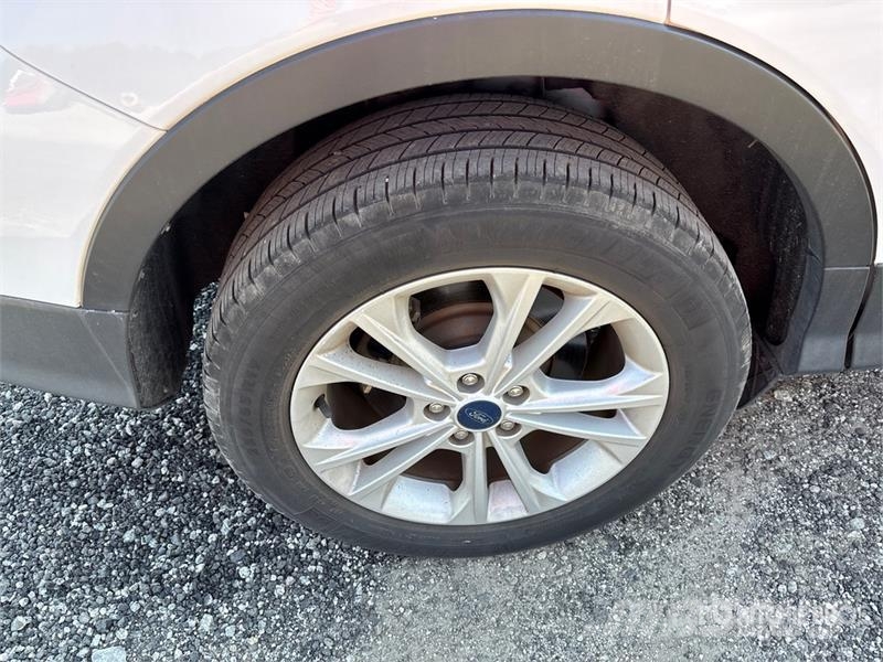 Ford Escape SE EcoBoost 2WD SUV Otomobiller
