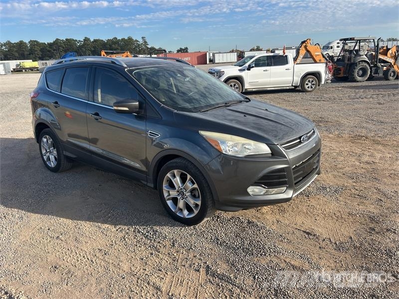 Ford Escape Titanium 2WD SUV Voiture
