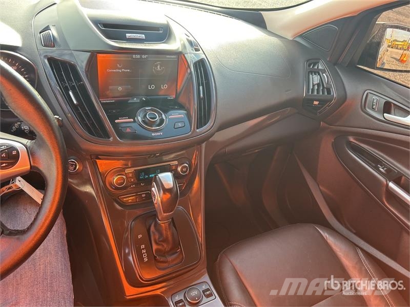 Ford Escape Titanium 2WD SUV Voiture