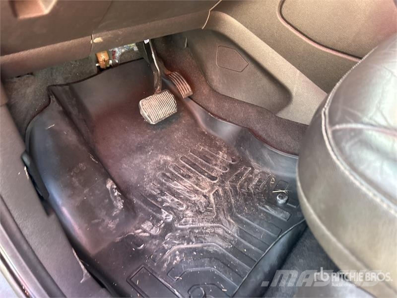 Ford Escape Titanium 2WD SUV Voiture
