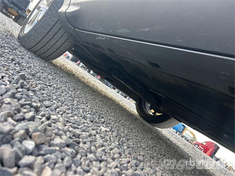 Ford Escape Titanium 2WD SUV Voiture
