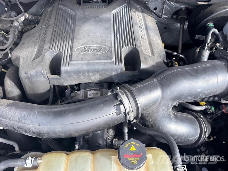 Ford Expedition Limited Max 2WD SUV Kistehergépjárművek