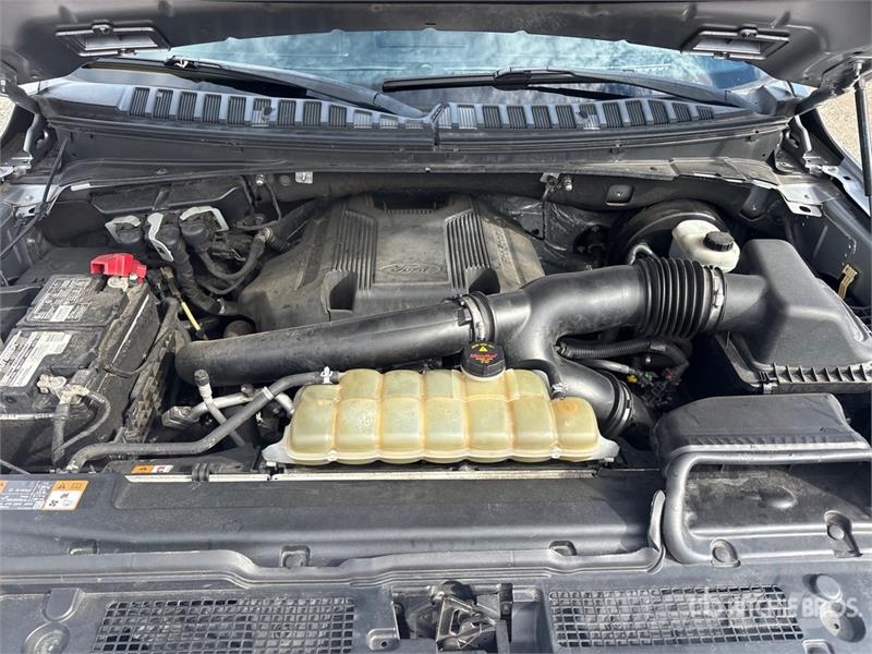 Ford Expedition Limited Max 2WD SUV Kistehergépjárművek