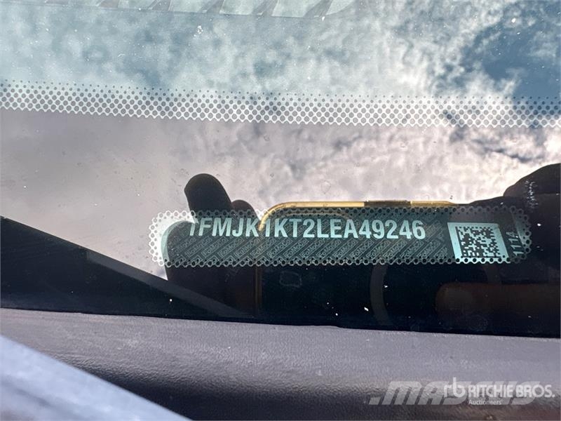 Ford Expedition Limited Max 2WD SUV Kistehergépjárművek