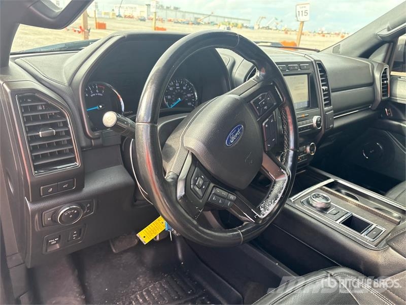 Ford Expedition Limited Max 2WD SUV Kistehergépjárművek