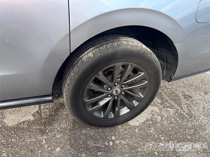 Ford Expedition Limited Max 2WD SUV Kistehergépjárművek