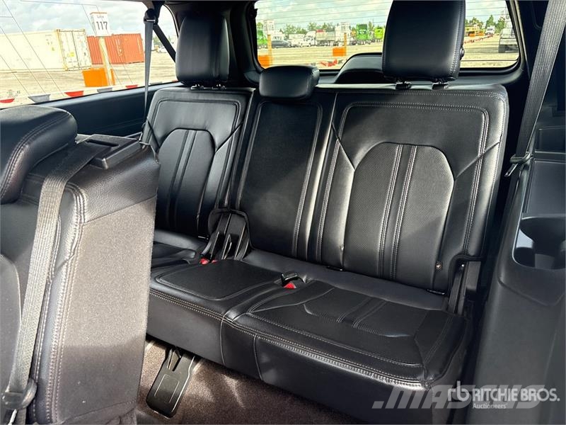 Ford Expedition Limited Max 2WD SUV Kistehergépjárművek
