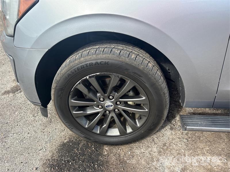 Ford Expedition Limited Max 2WD SUV Kistehergépjárművek