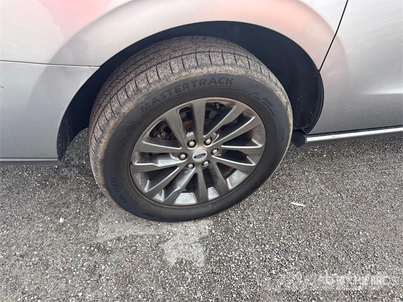 Ford Expedition Limited Max 2WD SUV Kistehergépjárművek