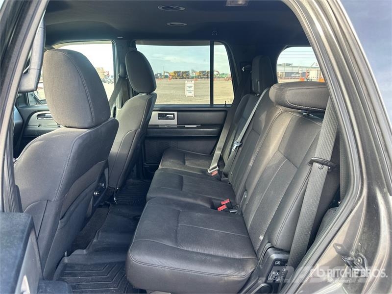 Ford Expedition XLT 4WD SUV Auto's