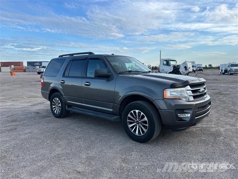 Ford Expedition XLT 4WD SUV Auto's