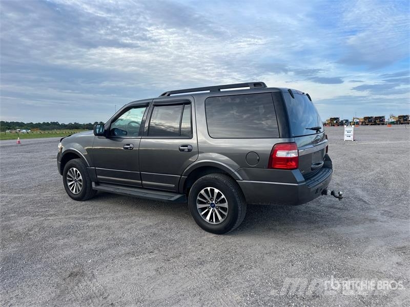 Ford Expedition XLT 4WD SUV Auto's