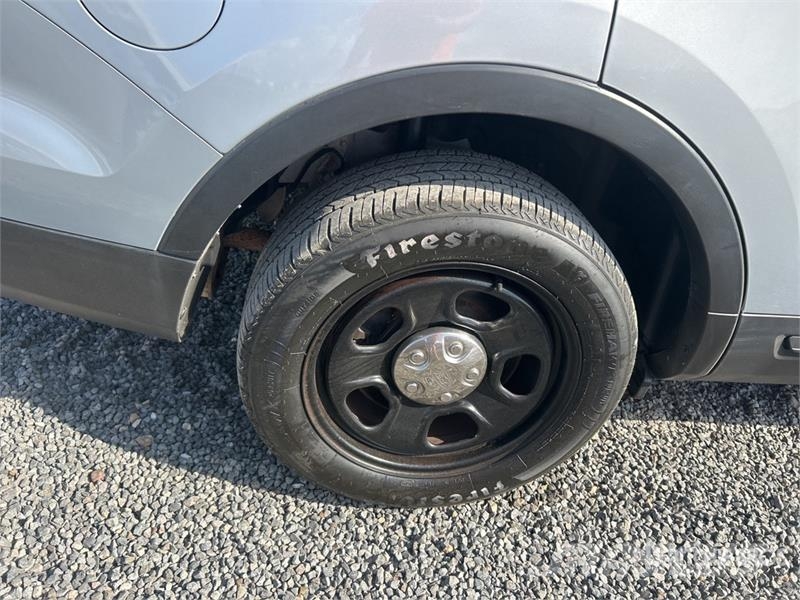 Ford Explorer 汽车