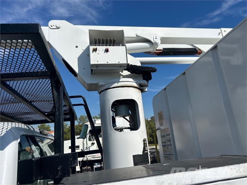 Ford Explorer Truck mounted aerial platforms
