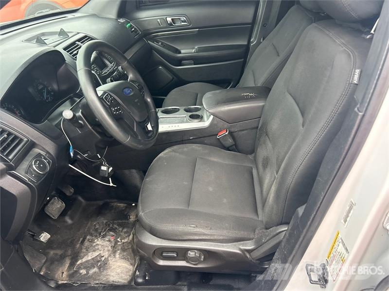 Ford Explorer Henkilöautot