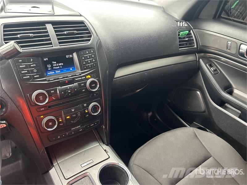 Ford Explorer Henkilöautot