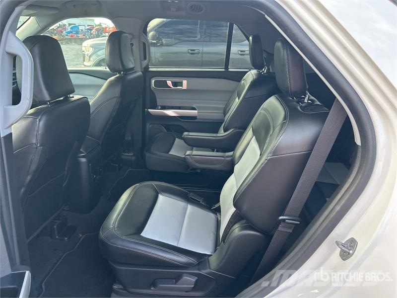 Ford Explorer Avtomobili