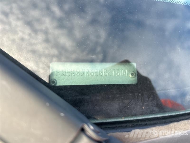 Ford Explorer Voiture